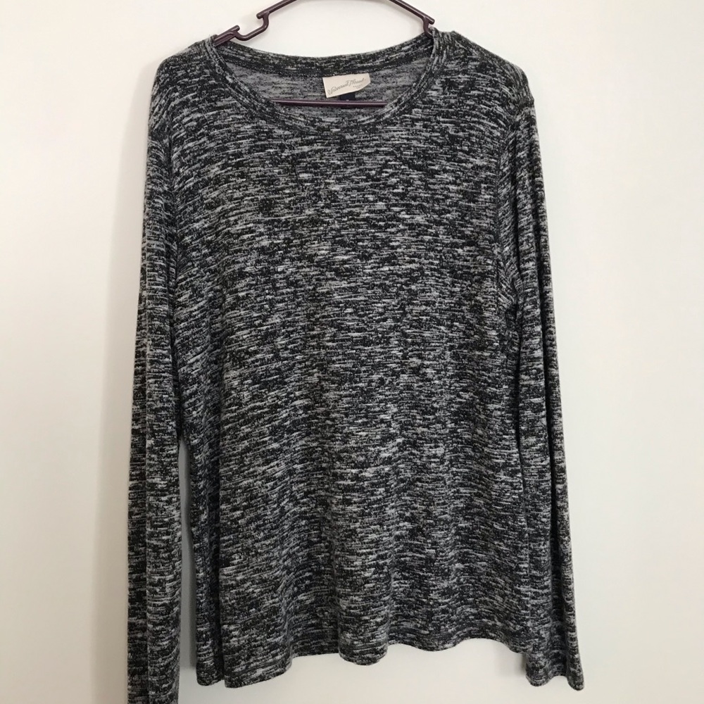 Dark grey heathered long sleeve